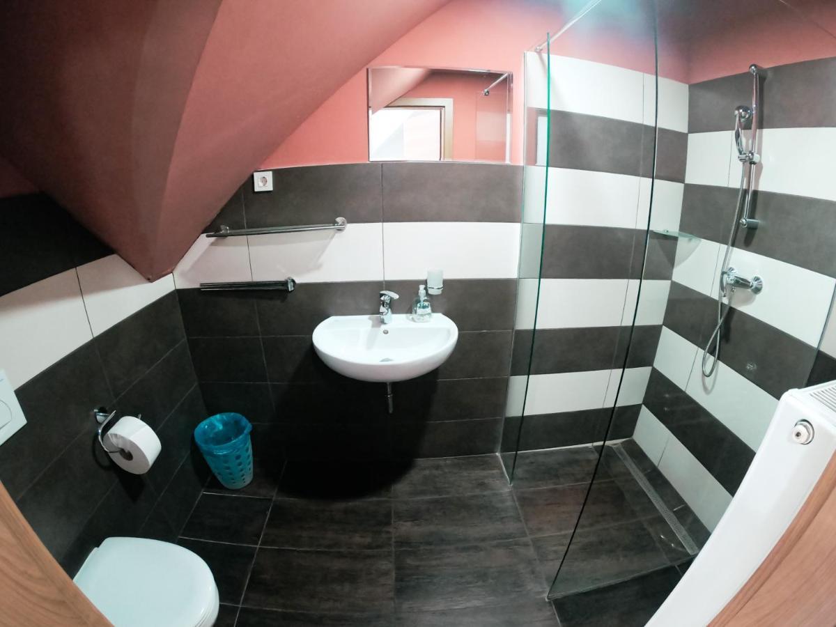 Apartment And Rooms Maraton كْرانْيِسكا غورا المظهر الخارجي الصورة