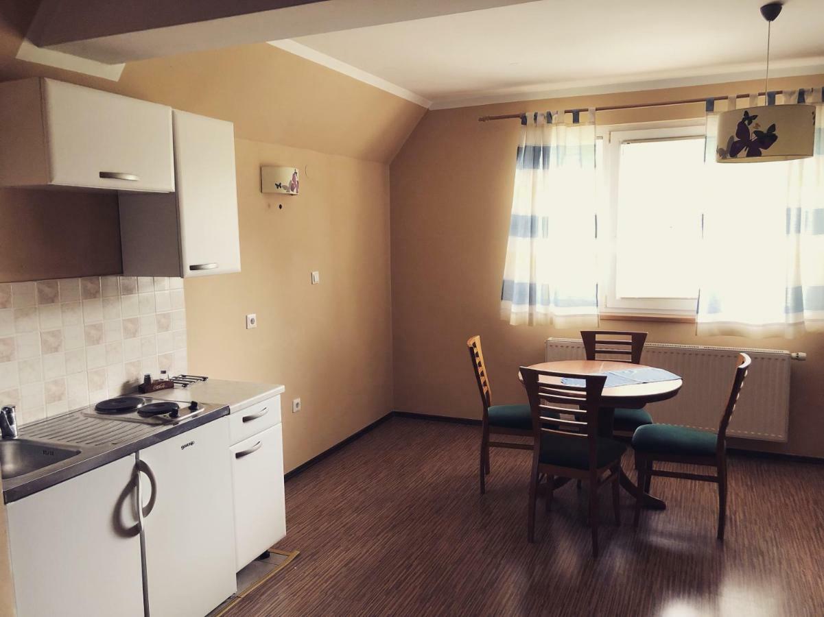 Apartment And Rooms Maraton كْرانْيِسكا غورا المظهر الخارجي الصورة